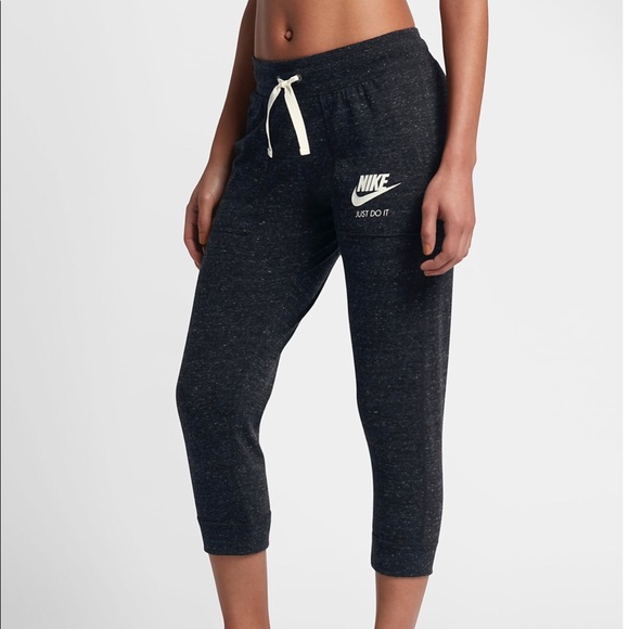 NWT Nike Gym Vintage Capris Size S - Picture 7 of 8